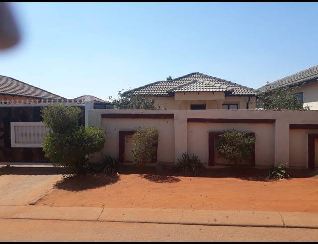 3 BEDROOM HOUSE SOLD IN THE ORCHARDS